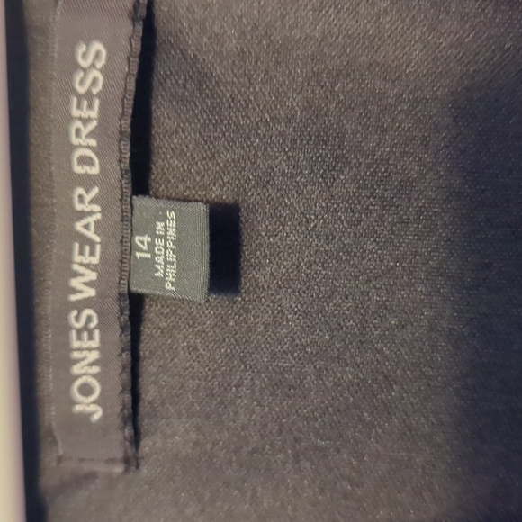 Formal dress black with dalions with rimestones - Picture 4 of 4